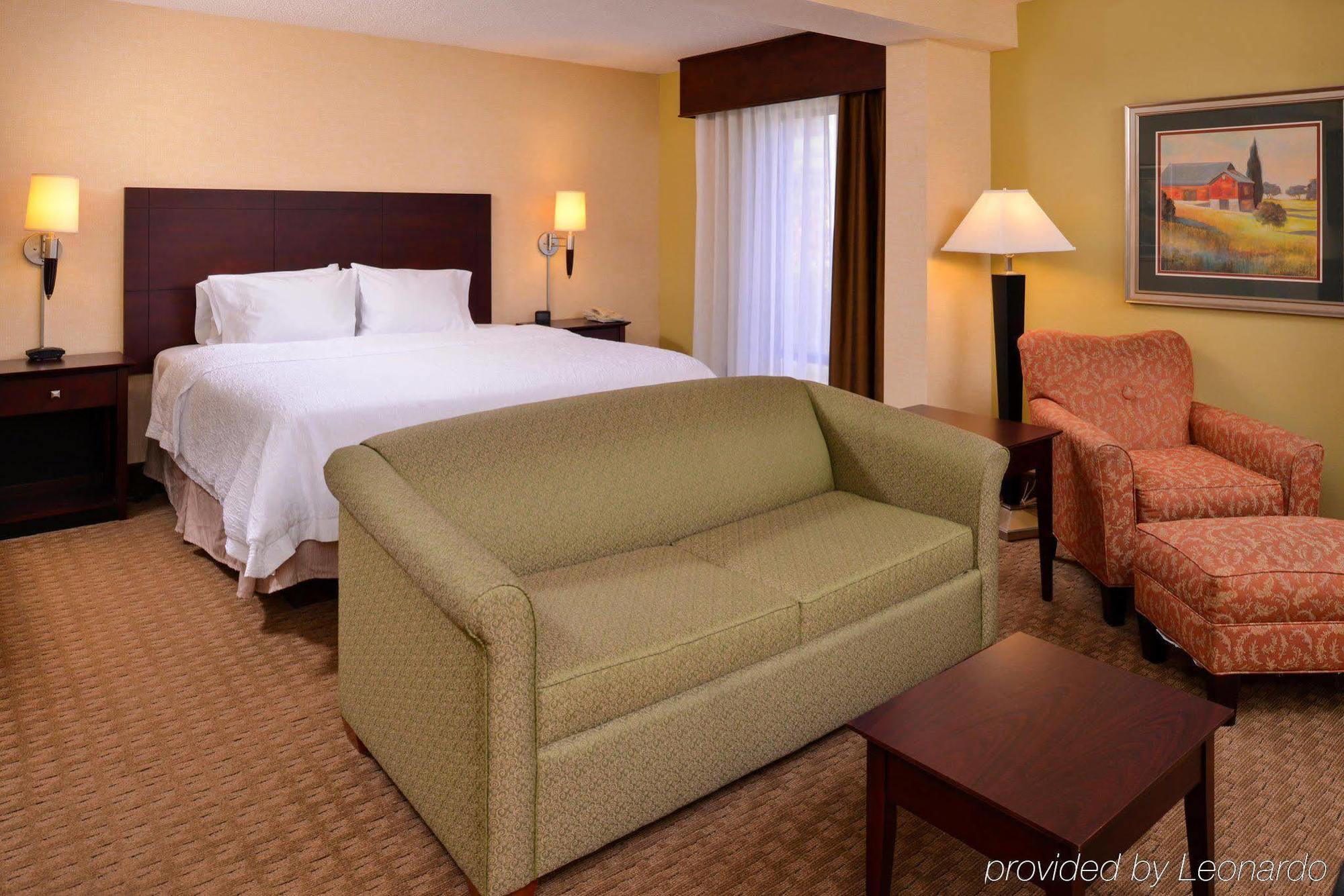 Hampton Inn Staunton Exterior foto